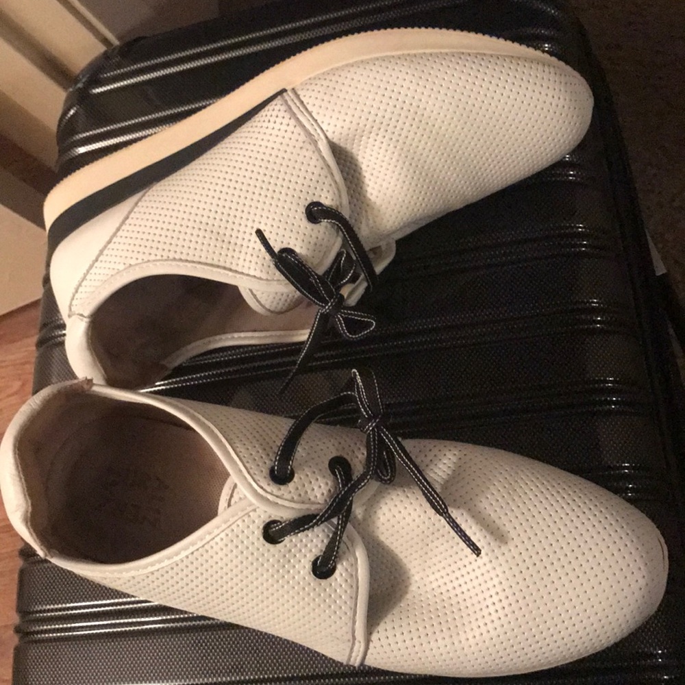 White Leather NATURILIZER Sneakers